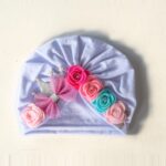 Gorro para bebé con flores y coronita · Corona – color Blanco