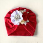 Gorro para bebé con tocado floral · Tocado – color Rojo