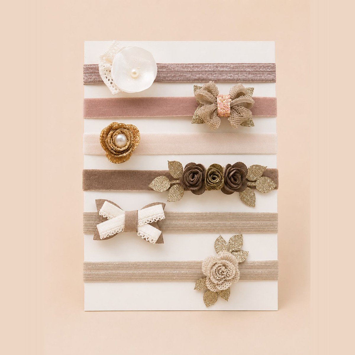 Set de 6 balacas para bebé con flores y moños · Clara – color Tierra