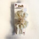 Tocado para bebé con moño, perlas y rosas · Amalia – color Beige