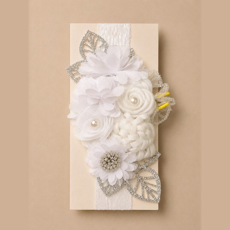 Tocado para bebé con flores y hojas doradas · Amparo – color Blanco