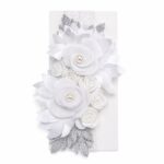 Tocado para bebé con flores y perlas estilo turbante · Gabriela – color Blanco