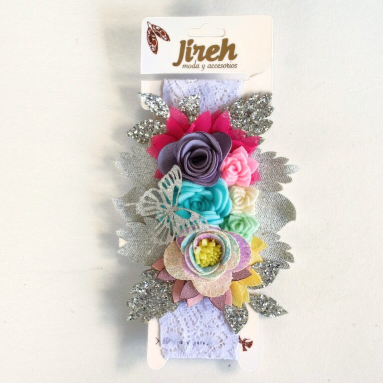 Tocado para bebé con flores y mariposas · Laura