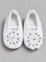 Zapaticos para bebé con florecita · Florecita